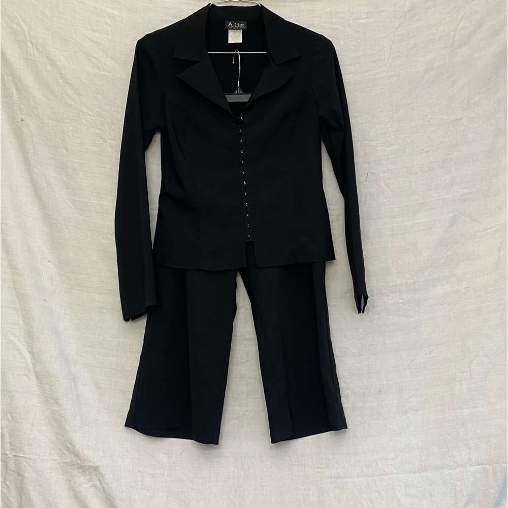 A-List by Wrapper vintage women’s black cropped pants suit size 7/8